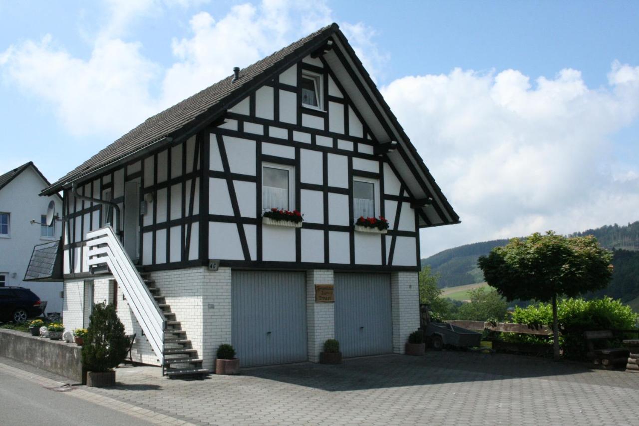 Ferienhaus Zur Ennest Шмалленберг Экстерьер фото